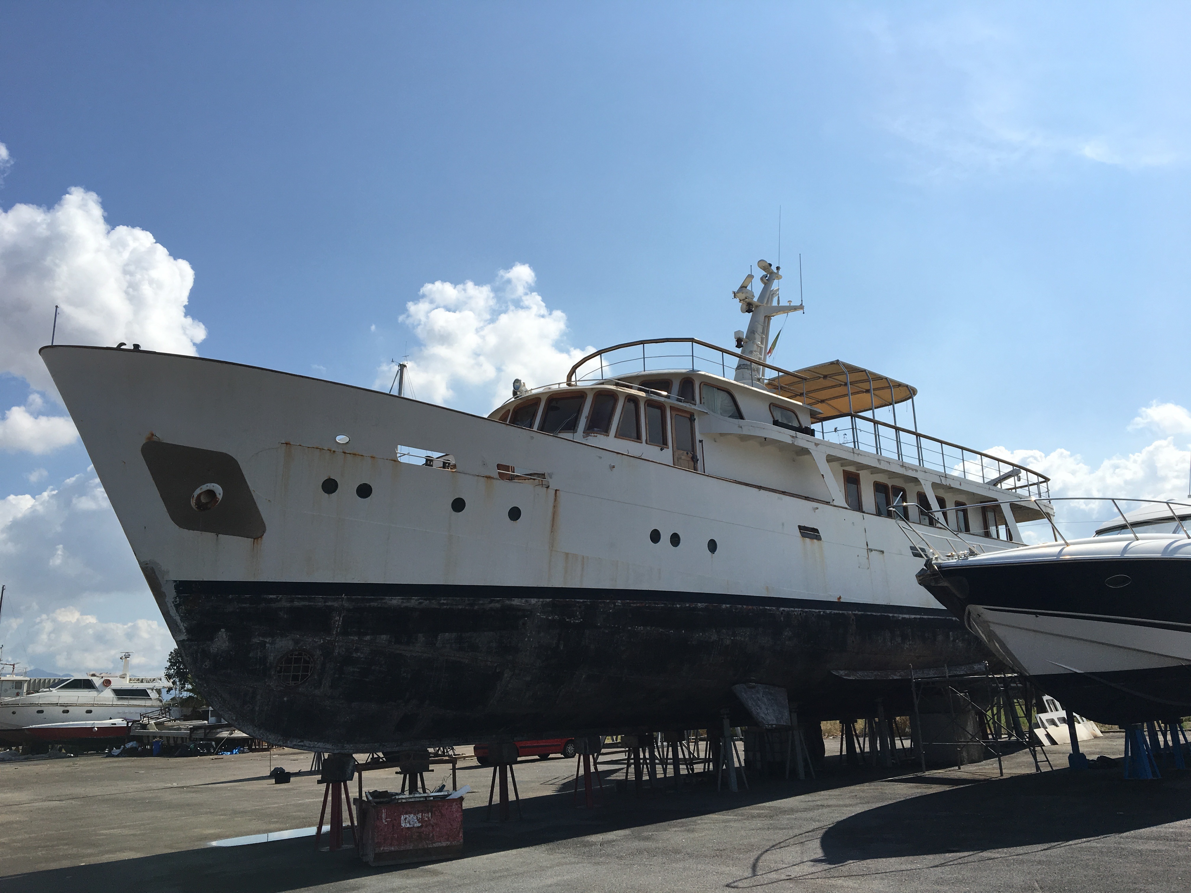 豪华游艇"Letting Go"的室内设计亮点-4