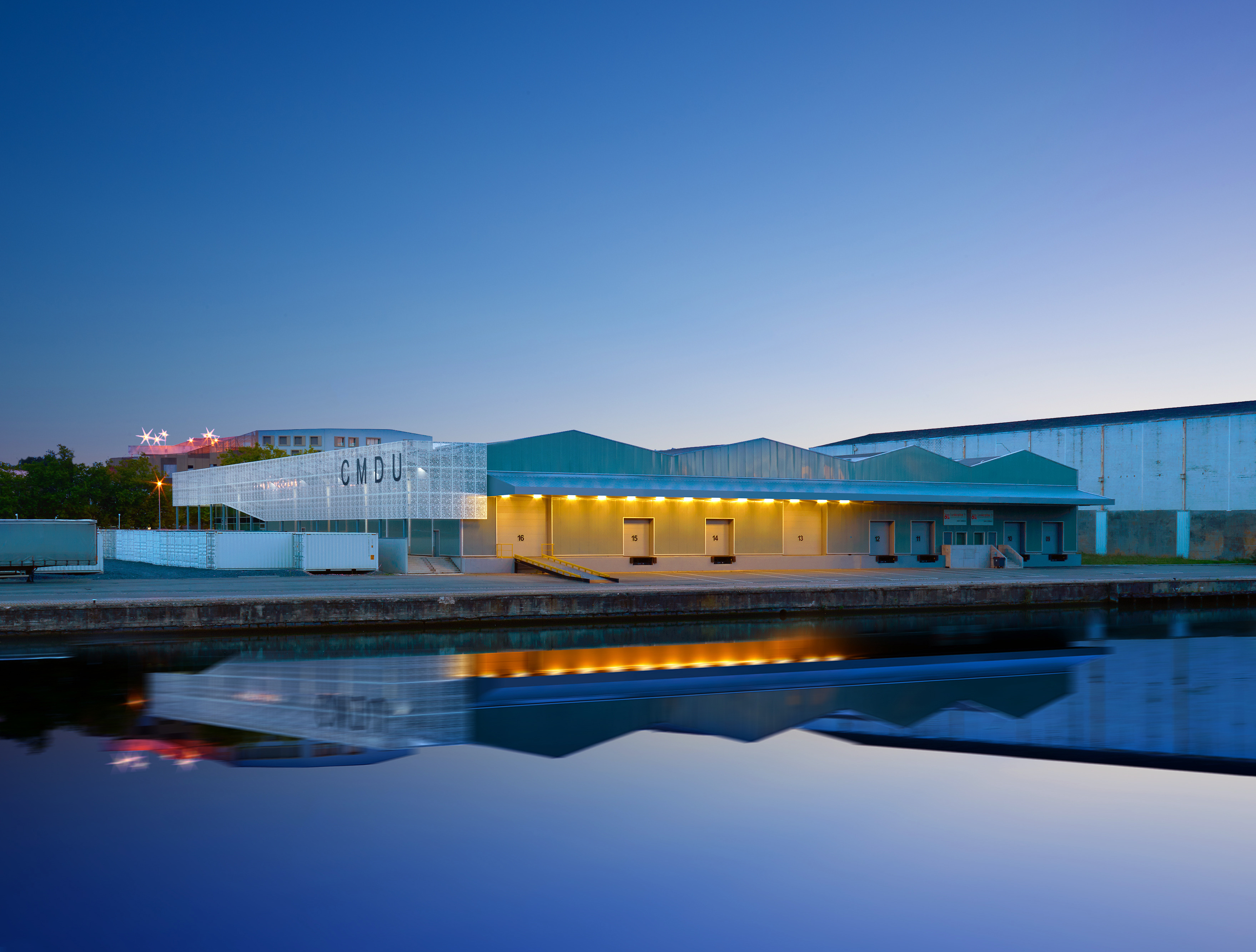 法国里尔航空港仓库改造-0