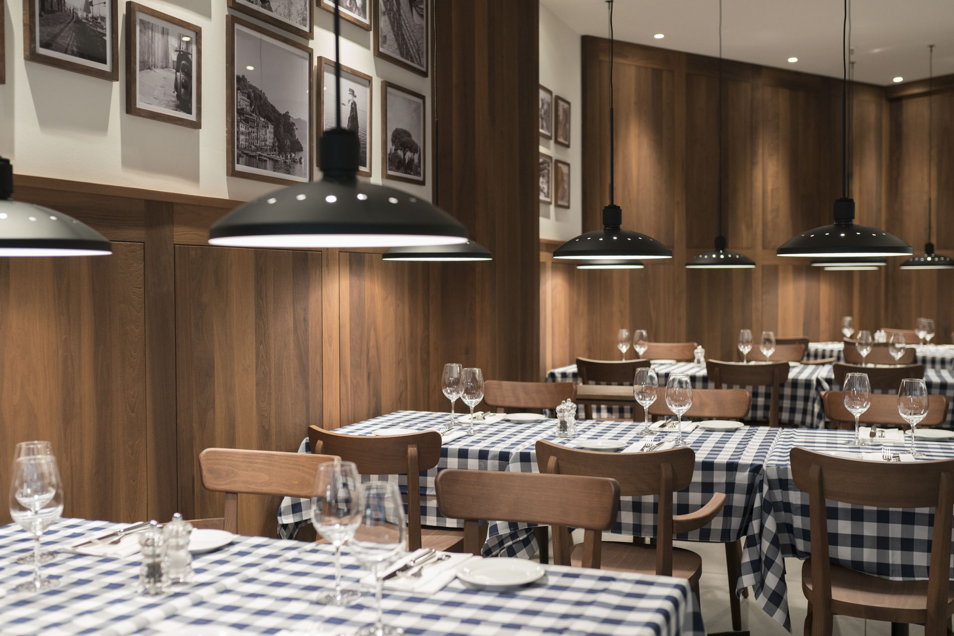 2017 年完成的 Hotel Estrel Portofino 餐厅室内设计-2