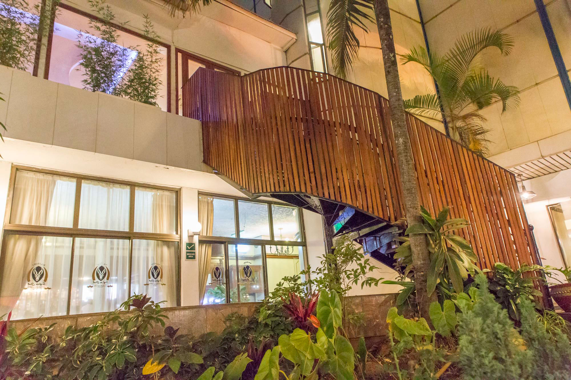 内罗毕丽丽安塔楼的华丽转身· Lyre 肋排牛排酒吧-12