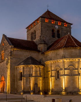 光之庆典 · 法国 Montagne·Saint·Émilion 建筑群光彩重生