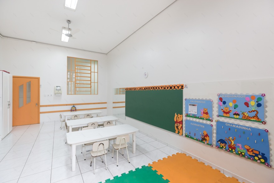 巴西幼儿园色彩斑斓的空间设计-26