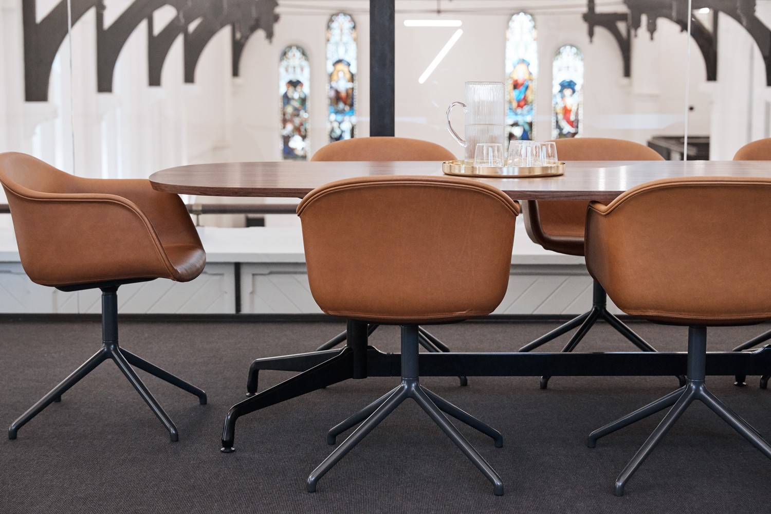 Squillace Architects:古老教堂改造工作空间-11