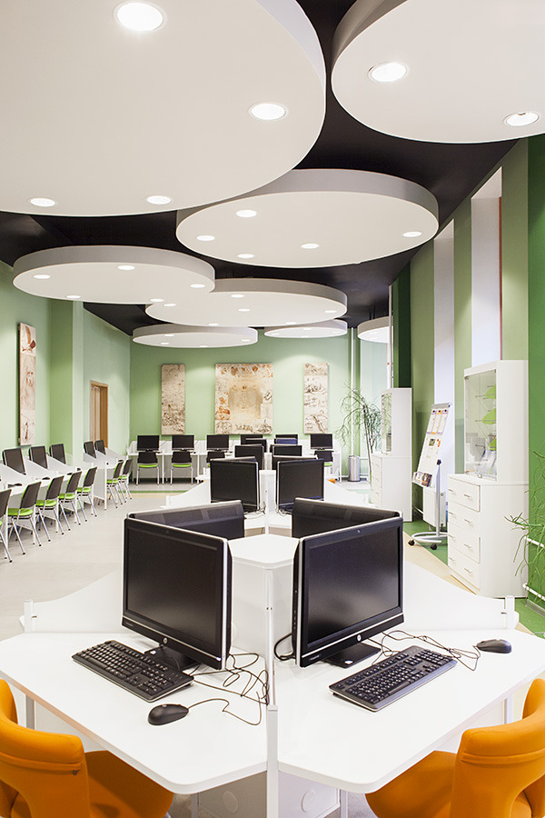 彩色科技油气场 · 州立石油天然气大学图书馆-0