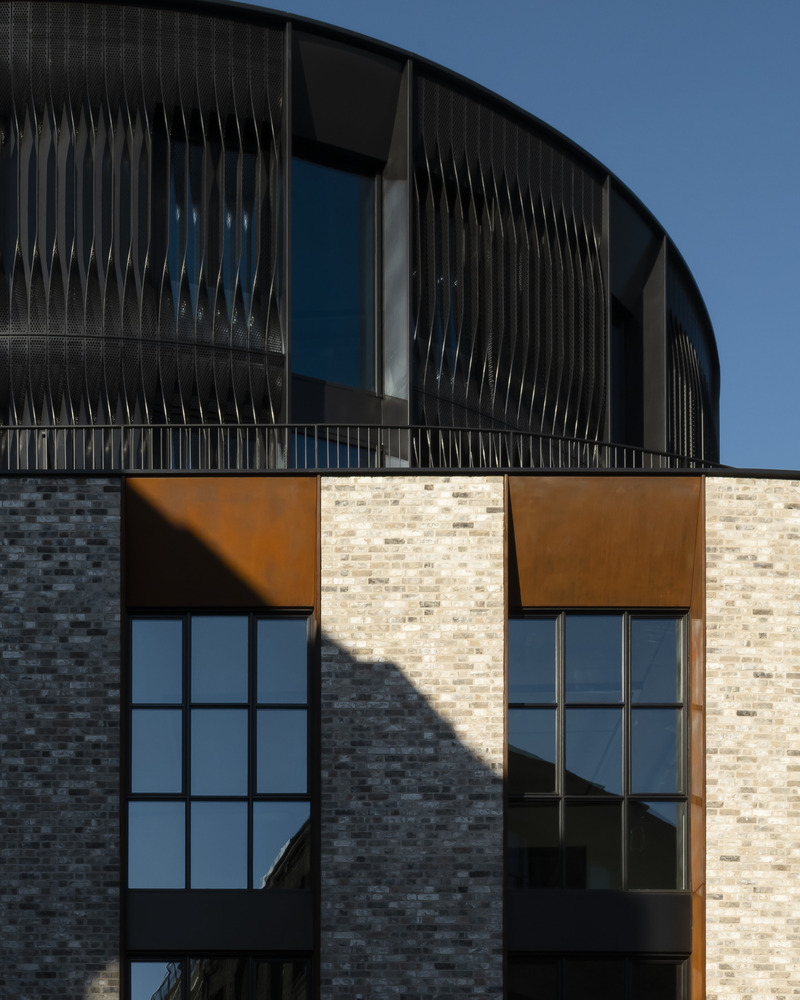 The Frames（砖,金属,玻璃的创意空间）-65