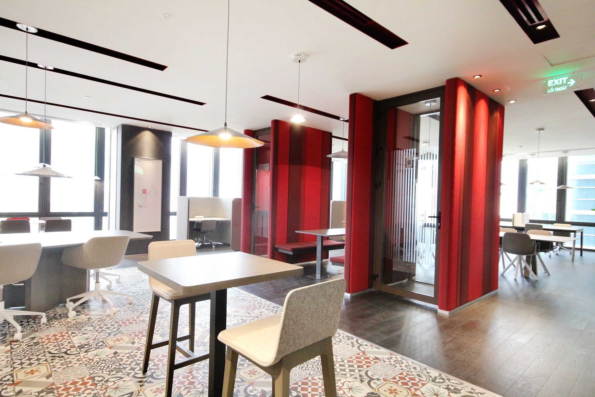 越南最大城市中心的灵动办公空间-2
