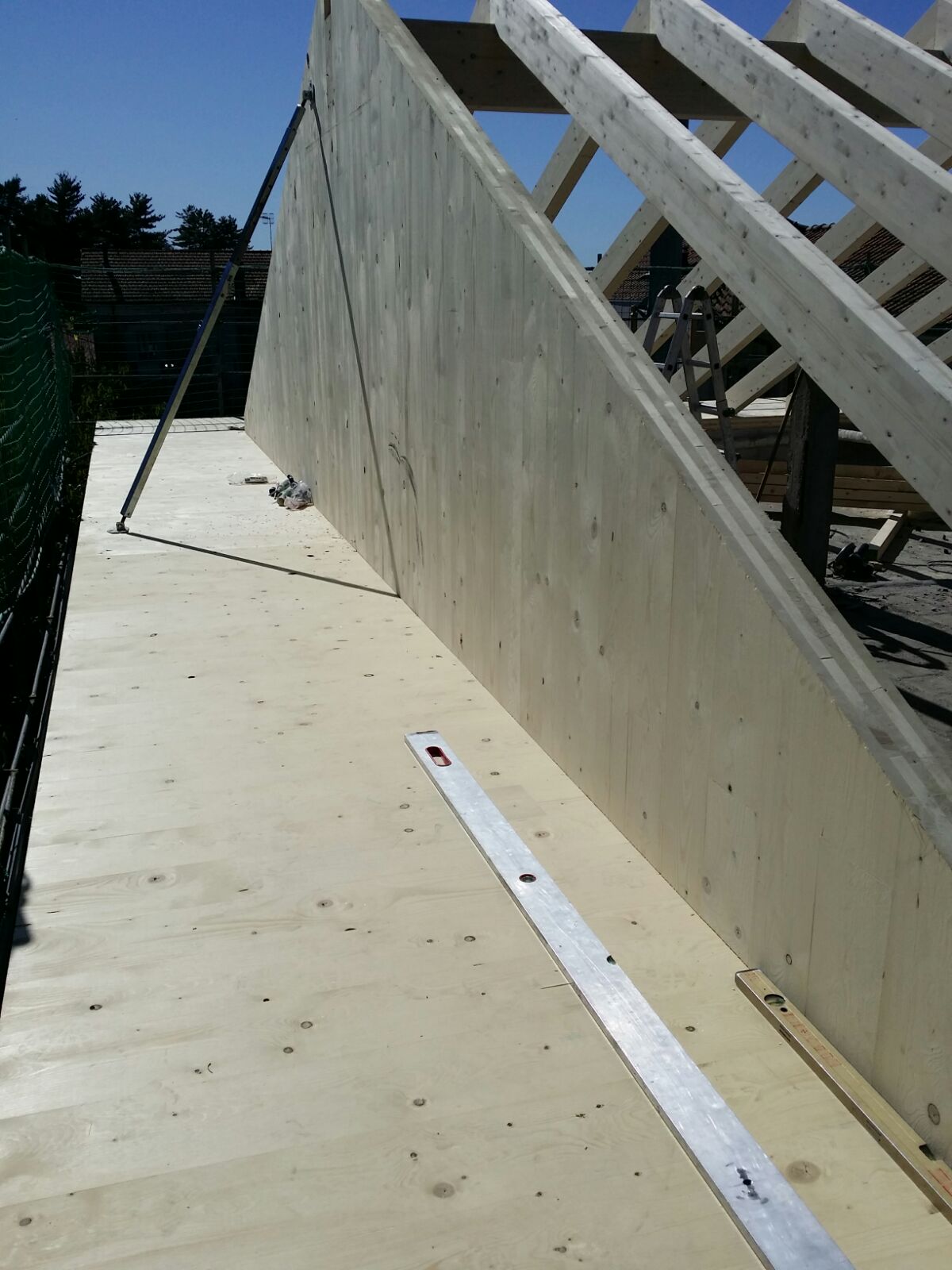 2017 年完成的木结构 X-LAM 屋顶多户住宅设计-2