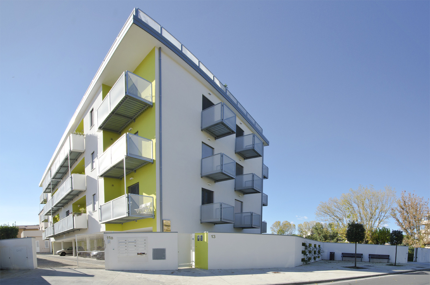 绿色共享空间——意大利 12 户公寓环保设计-0