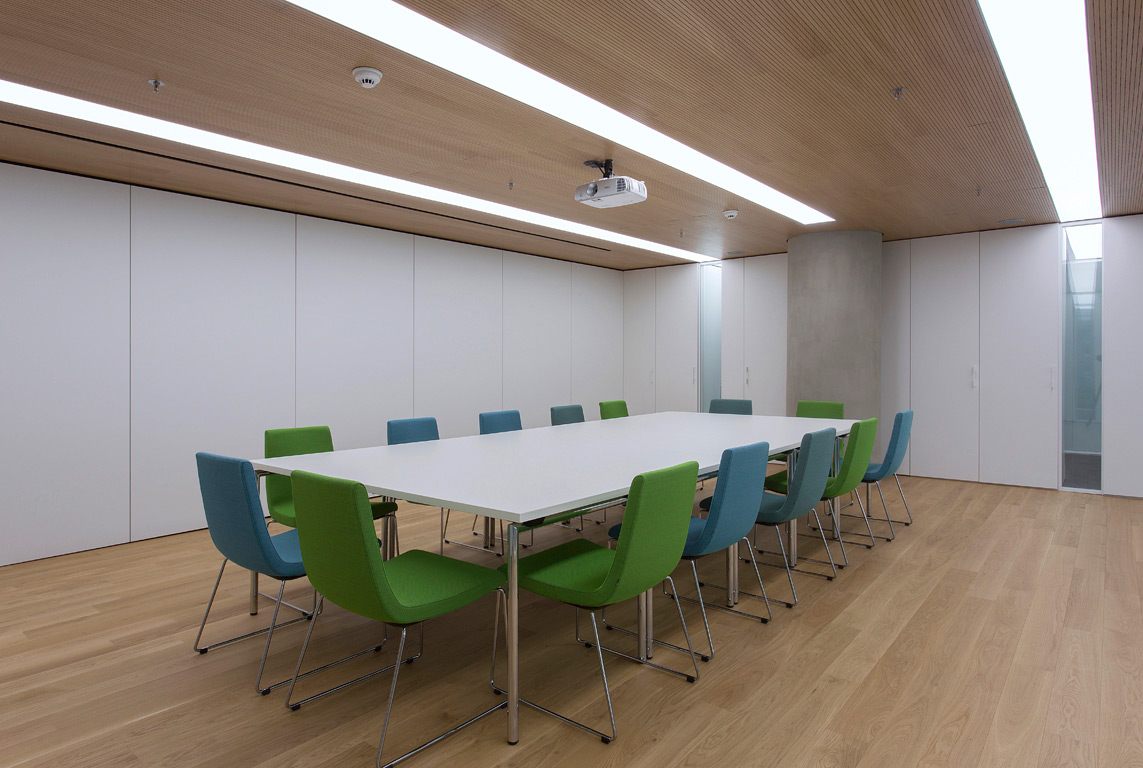 挪威驻雅典大使馆 | 现代轻盈,自然日光与传统针织的融合-12