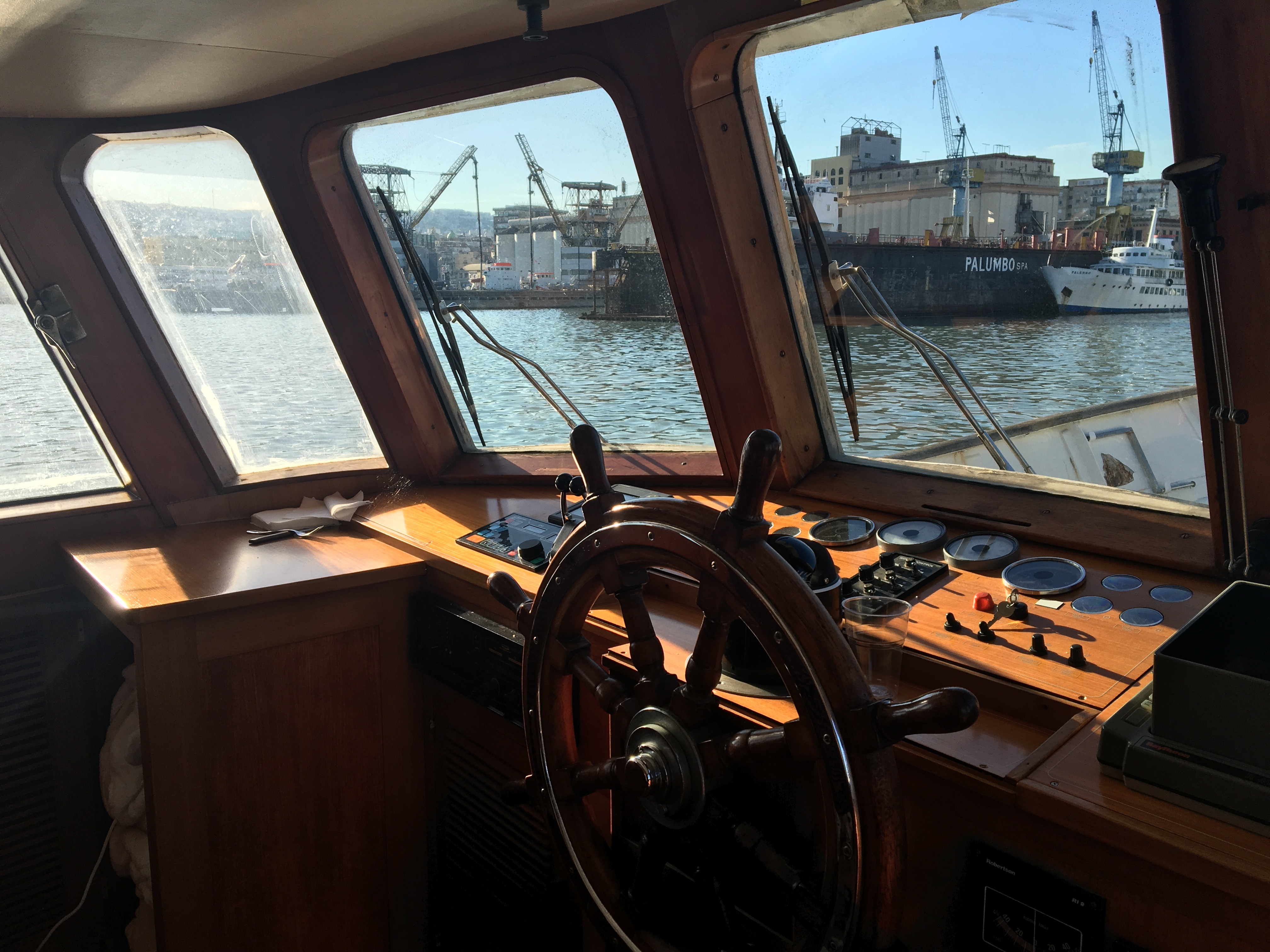 豪华游艇"Letting Go"的室内设计亮点-18