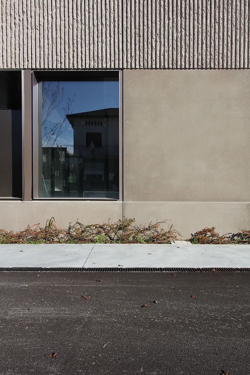 超市场建筑 | 功能与美学的完美融合-7