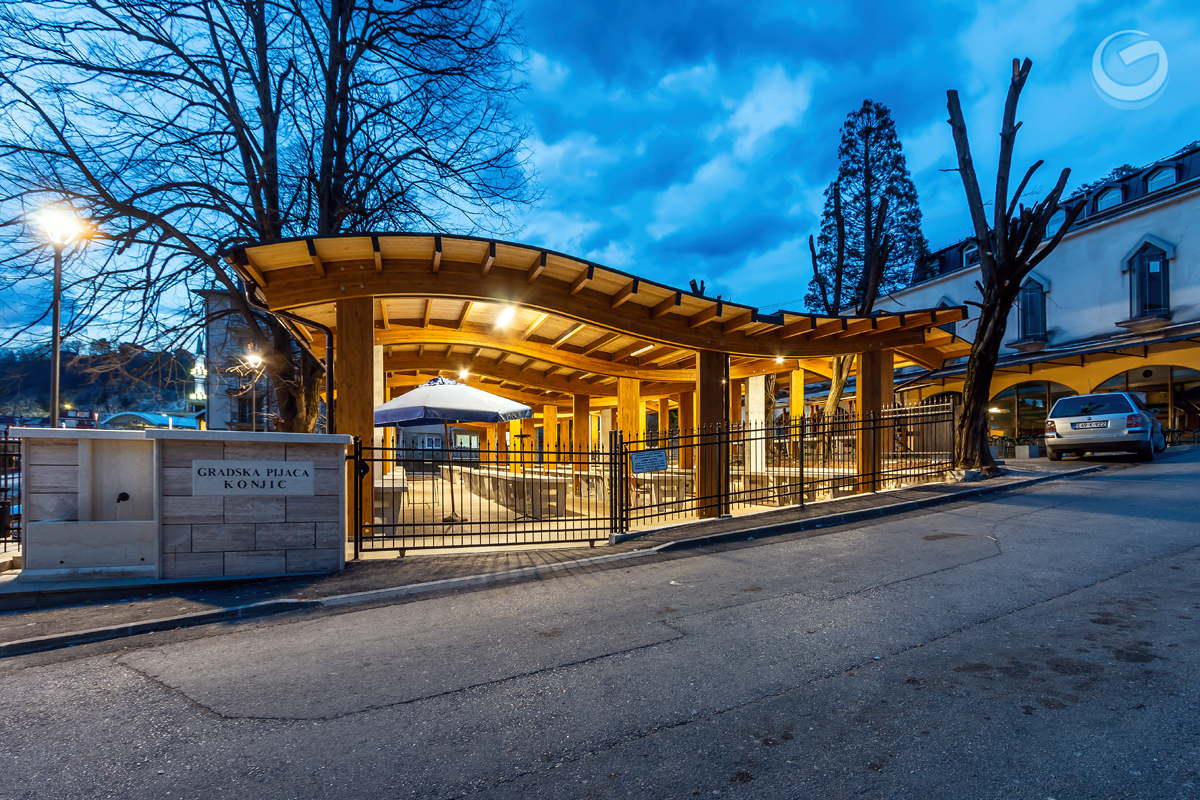 2019 年完成的木结构市场广场-9