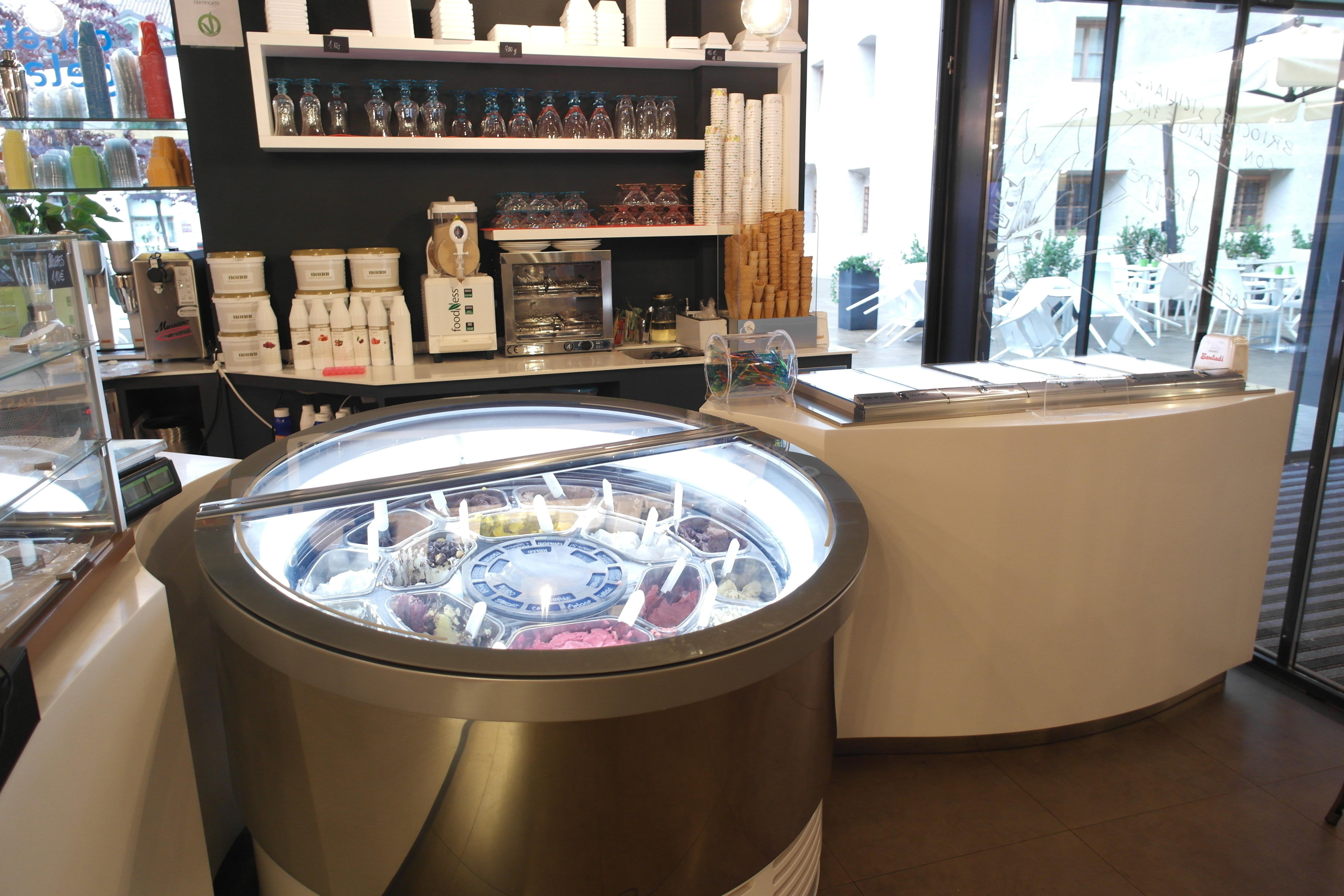 创意玩具店里的意大利手工冰淇淋-22