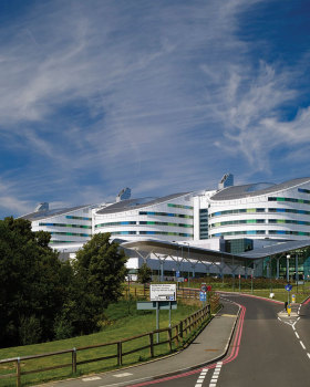 伊丽莎白女王医院（Queen Elizabeth Hospital,Birmingham）