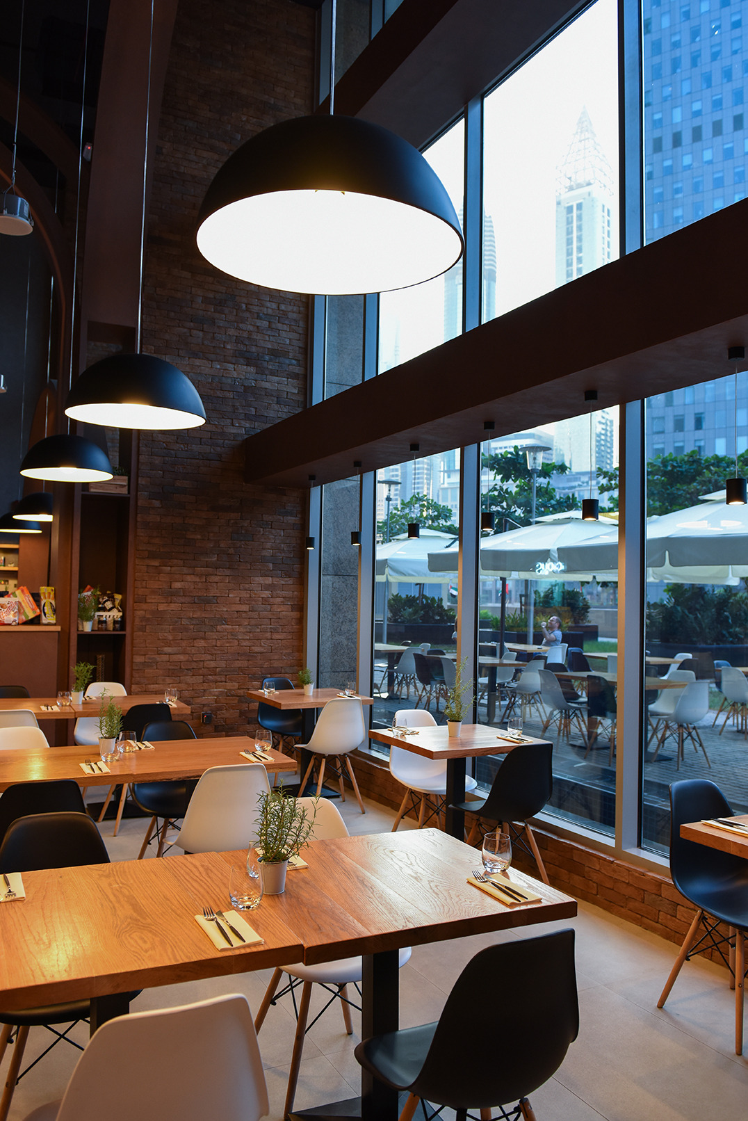 Dinamico 餐厅灯光设计案例-8