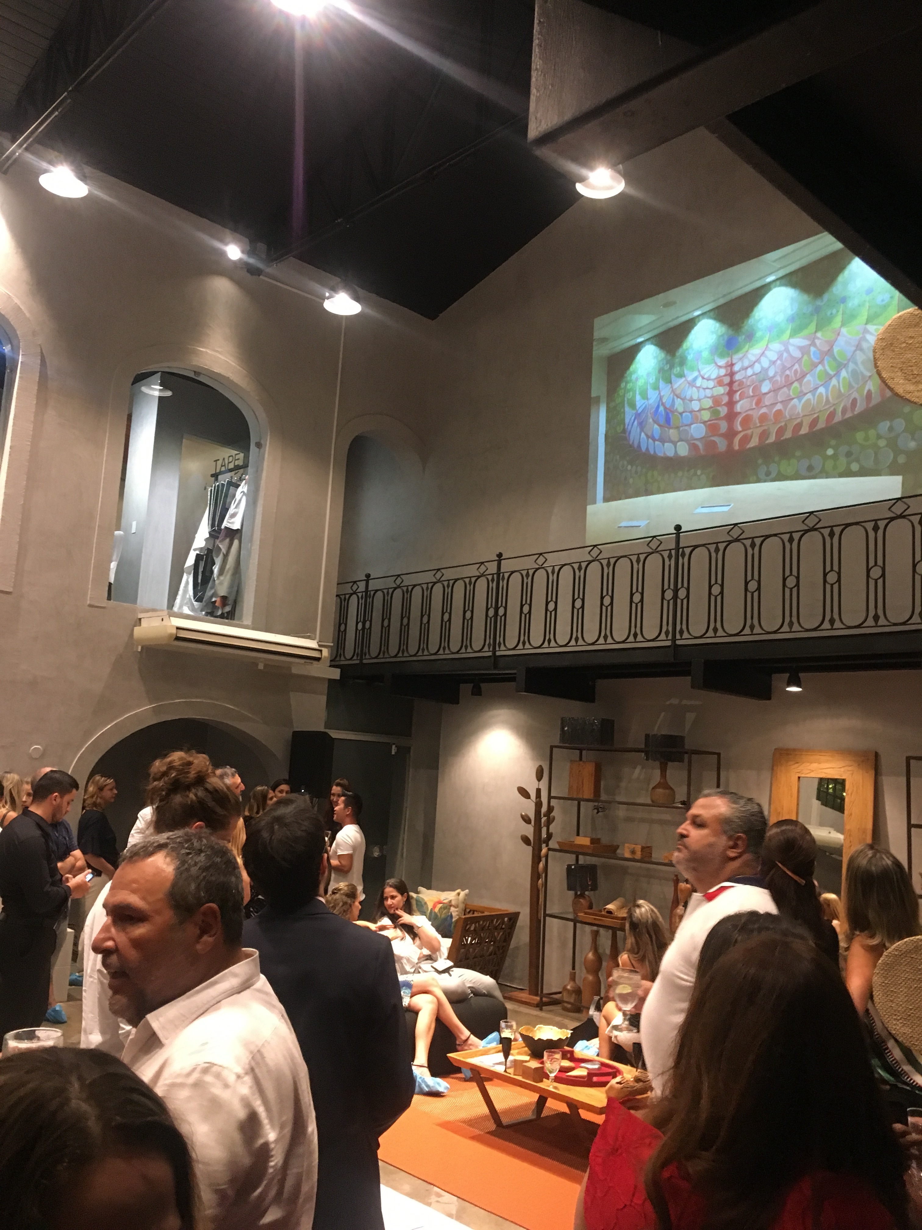 巴西旗舰家居店，打造独具特色的展示空间-14