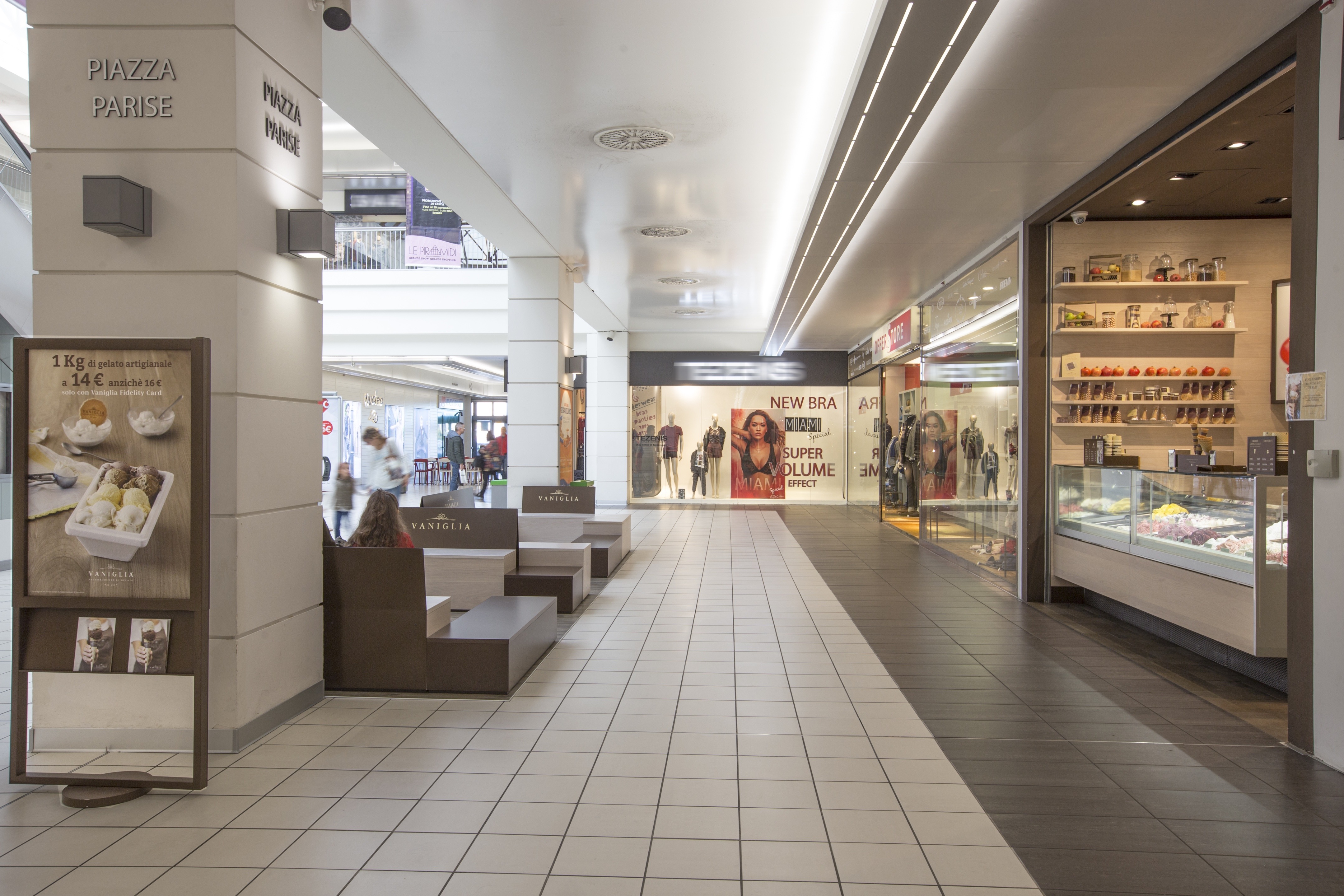 2017 年完成的 VANIGLIA Gelaterie 室内设计案例-3
