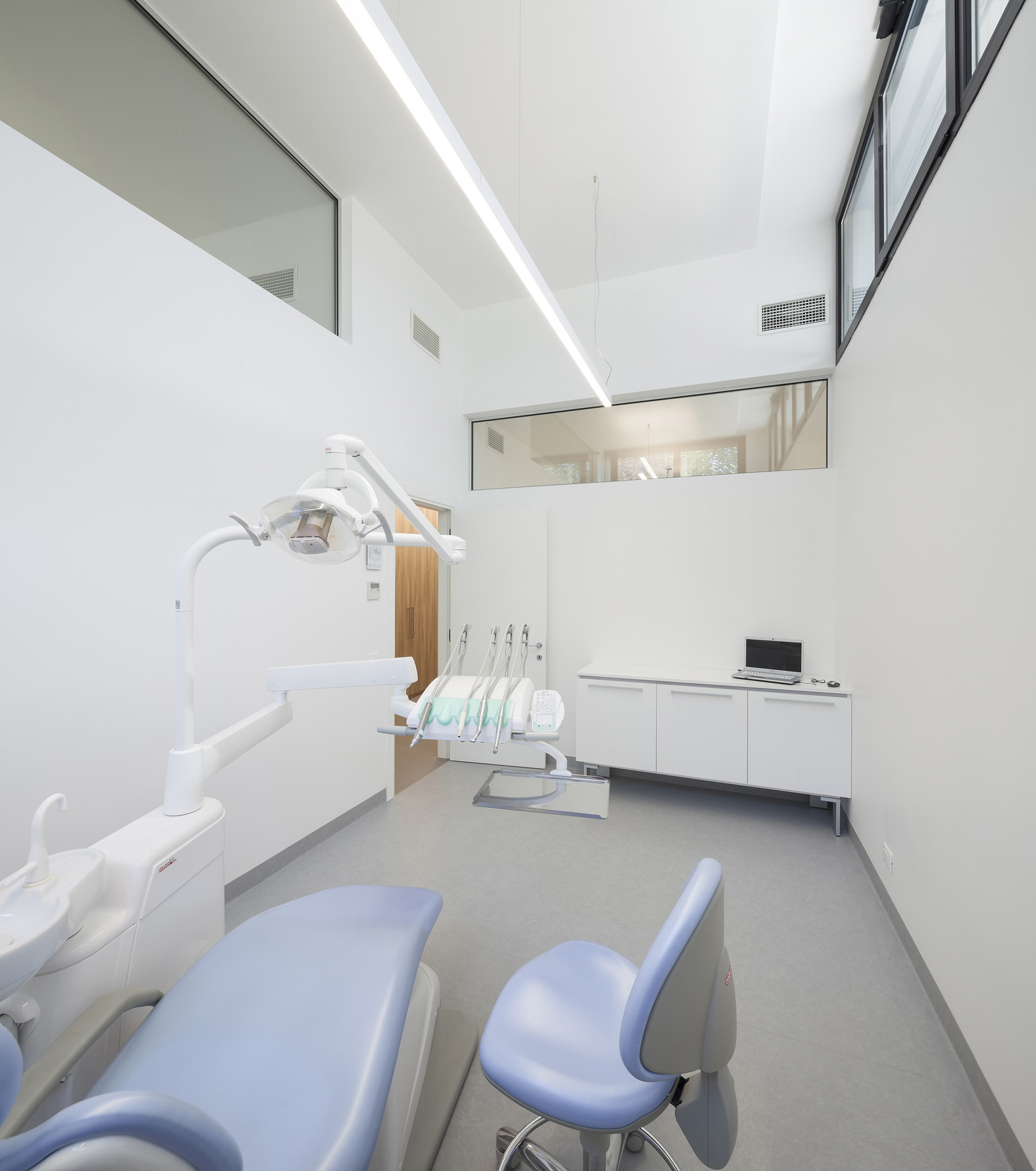 Cantarella 牙科诊所 | 自然光与色彩的巧妙运用-11