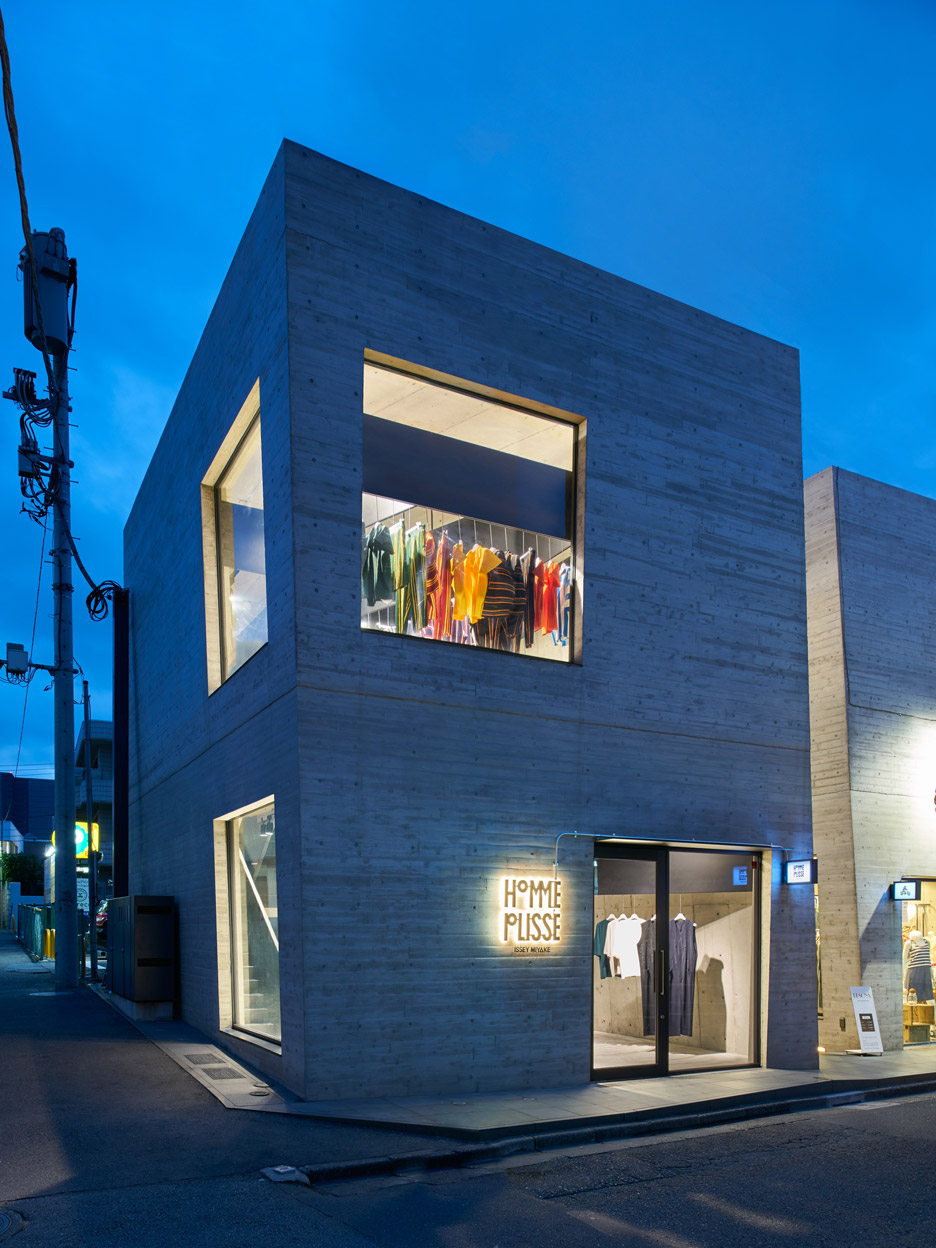 福川忠雄打造混凝土空间，展现宫崎骏褶皱男装系列-13