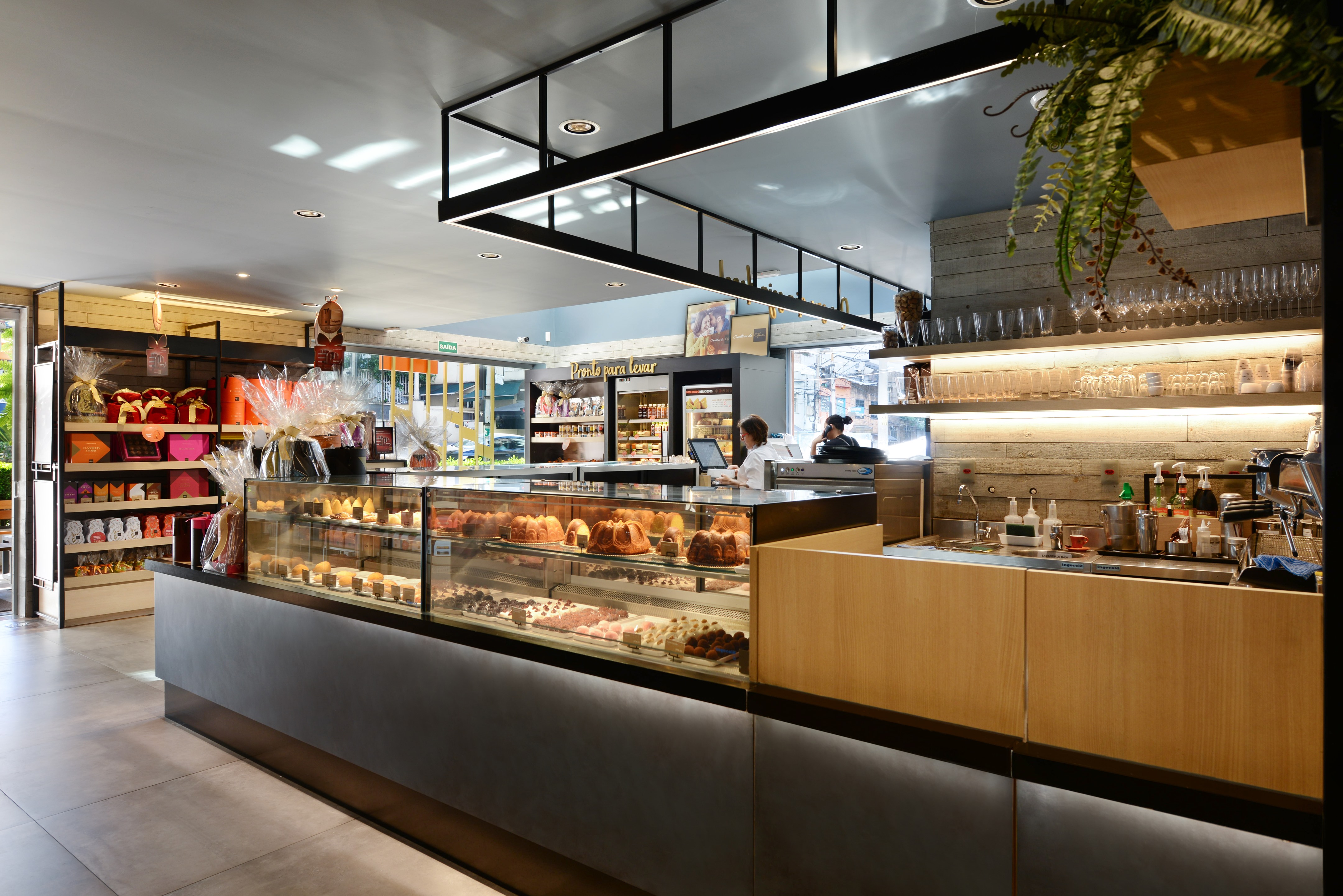 颠覆性的工业风 Ofner 概念店-9