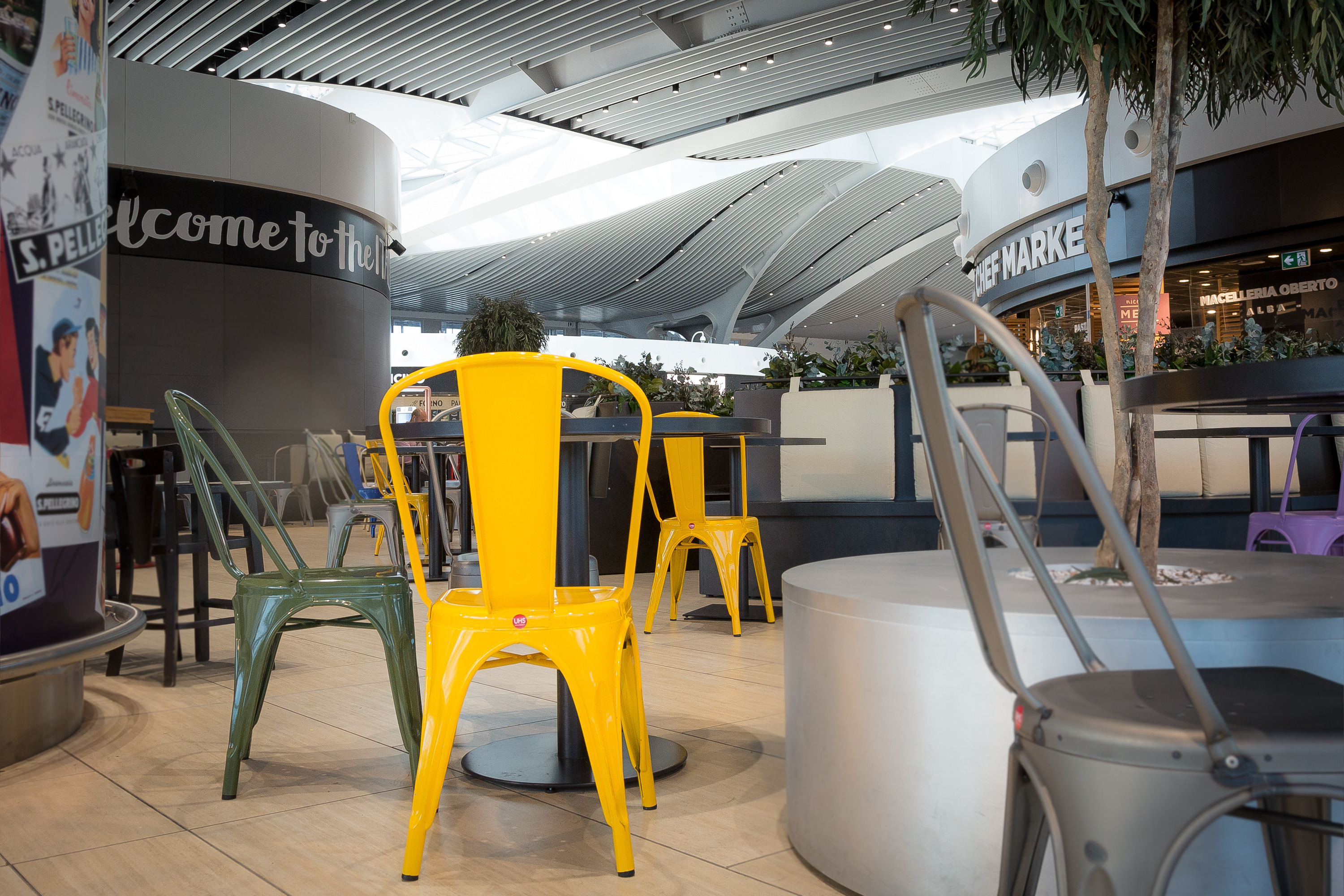 罗马菲乌米奇诺国际机场的非凡餐饮空间-10