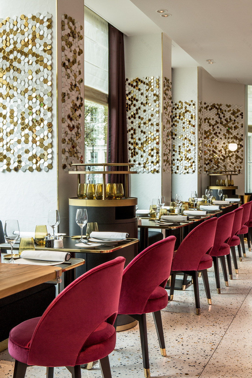 巴黎馥颂酒店 | 粉色与黑色演绎的法式浪漫-8