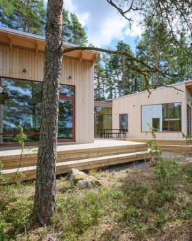 Dezeen's top five houses of April 2024