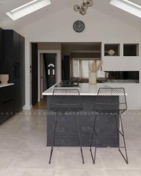 黑人女性购房装修遭遇挑战 | 隐性歧视与专业知识